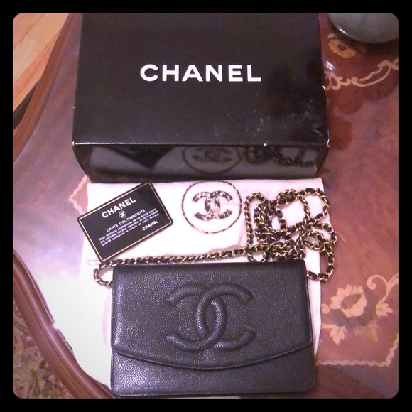 Chanel Wallet on Chain - Picture 1 of 5